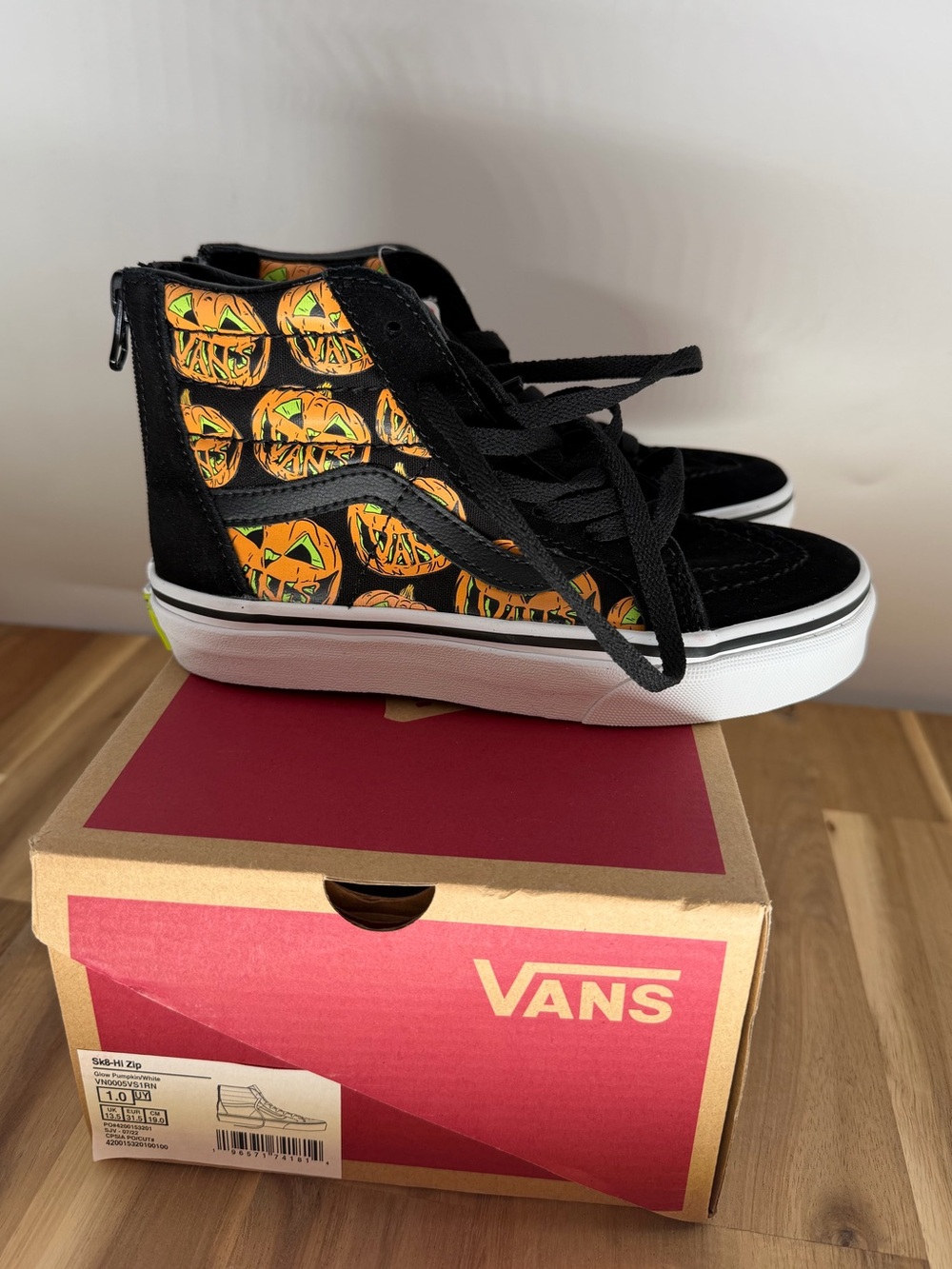 Vans Kids Sk8-Hi Zip Glow Pumpkin Halloween Shoes Size 1.0 NEW